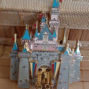 2003 Cast Exclusive 3D Disneyland Castle 2.75" Pin